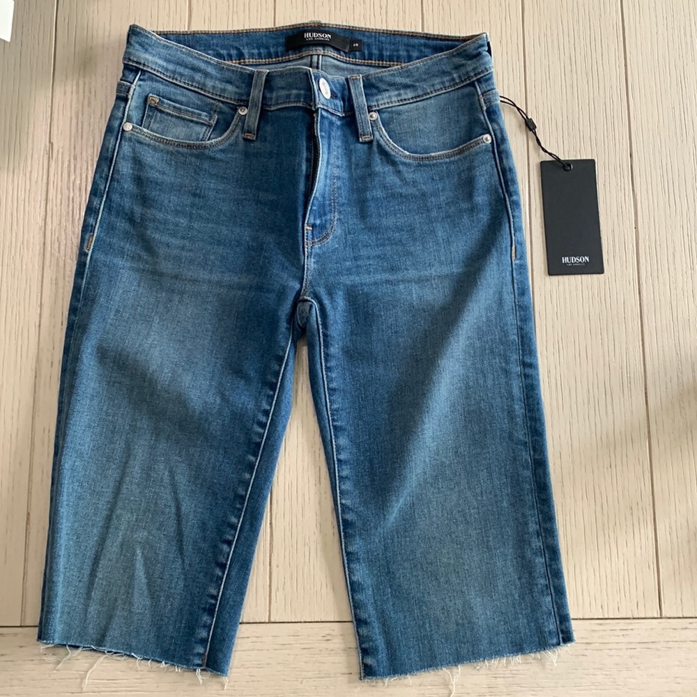 Hudson Amelia knee short jeans